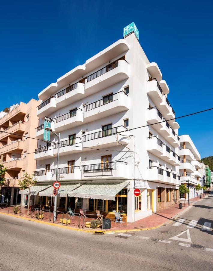 Hostal Y Apartamentos Santa Eulalia Santa Eularia des Riu Zewnętrze zdjęcie